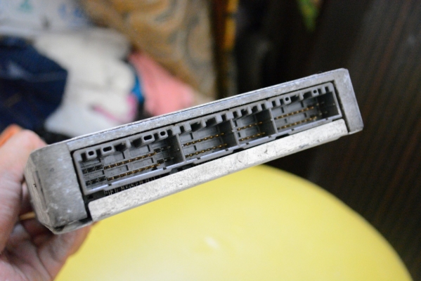 กล่อง ecu 1 j ฝาขาว