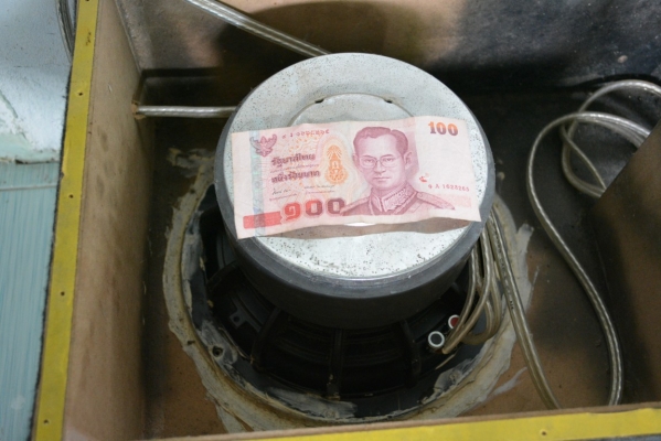 ลำโพงซับ 10 นิ้ว วอยส์ 2.5 แม่เหล็ก 180x3 แบรน์ koma ลำโพงซับ 10 นิ้ว วอยส์ 2.5 แม่เหล็ก 180x3 แบรน์ koma