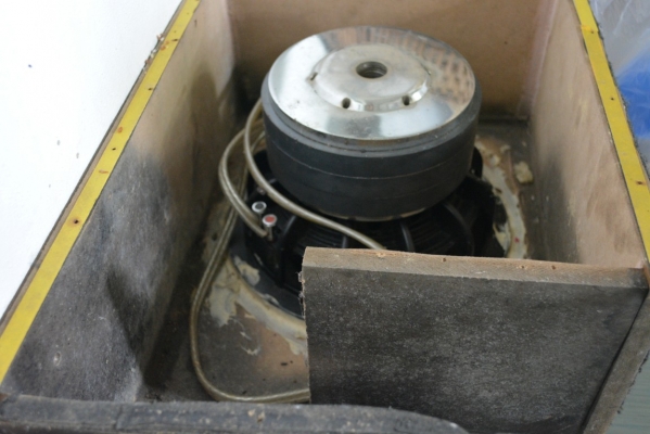 ลำโพงซับ 10 นิ้ว วอยส์ 2.5 แม่เหล็ก 180x3 แบรน์ koma ลำโพงซับ 10 นิ้ว วอยส์ 2.5 แม่เหล็ก 180x3 แบรน์ koma