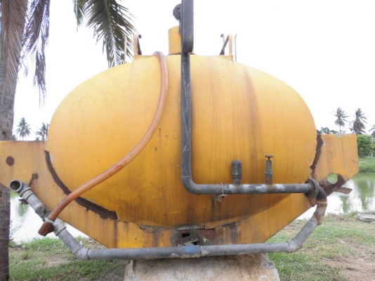 ขายถังน้ำหกล้อ สภาบดีมากครับ สวยกริบ ราคา35000 ต่อรองได้นินหน่อย มีรถยกขึ้นให้ครับ