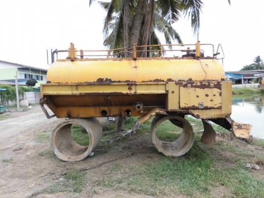 ขายถังน้ำหกล้อ สภาบดีมากครับ สวยกริบ ราคา35000 ต่อรองได้นินหน่อย มีรถยกขึ้นให้ครับ