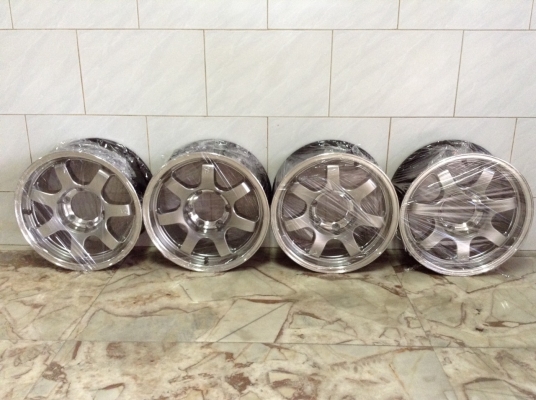 แม็กกระบะ 6รู ขอบ16หน้ากว้าง8นิ้วไม่มีริ้วรอย ขายชุดละ8,000 บาท ครับ แม็กกระบะ 6รู ขอบ16หน้ากว้าง8นิ้วไม่มีริ้วรอย ขายชุดละ8,000 บาท ครับ