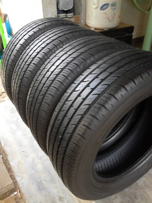 195/60R15 DUNLOP SP TOURING T1 ขายชุด 4 เส้น  สวยๆ ใช้งานน้อยมาก ไม่มีปะ   TEL.081-427-3941