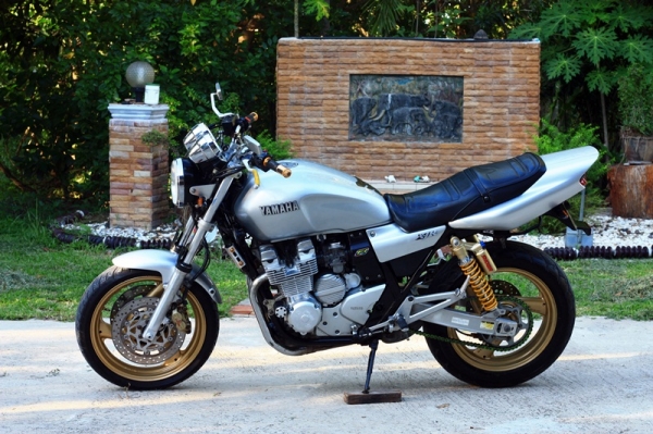 ถูกสุดในรุ่น !! ขาย YAMAHA XJR400 ปี99 โฉมนกแก้ว อินวอย+สรรพสามิตแท้ๆ 67,000 บาท
