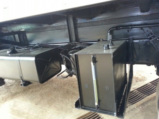 รถฮีโน่ 10 ล้อดั้ม 344 แรงม้า. ปี 53  สนใจติดต่อ 081 - 6079515