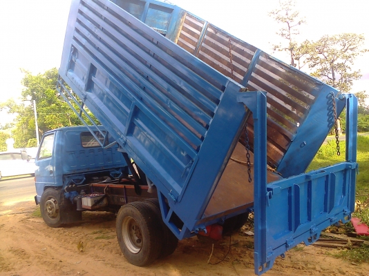 หกล้อดั้ม อีซูซุ110แรง ดั้มเกษตร พวงมาลัยเพาเวอร์ สภาพพร้อมใช้งาน