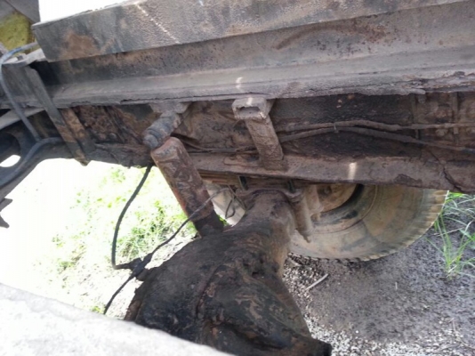 รถอีโน่ 6 ล้อดั้ม FF173  /  168 แรงม้า. ปี 25  สนใจติดต่อ 081 - 6079515