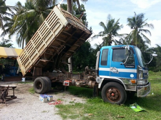 รถอีโน่ 6 ล้อดั้ม FF173  /  168 แรงม้า. ปี 25  สนใจติดต่อ 081 - 6079515