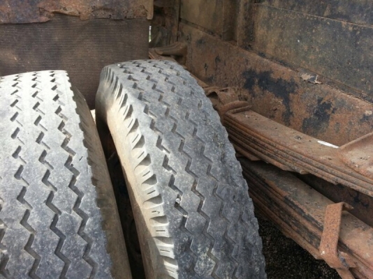 รถอีโน่ 6 ล้อดั้ม FF173  /  168 แรงม้า. ปี 25  สนใจติดต่อ 081 - 6079515