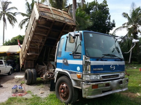 รถอีโน่ 6 ล้อดั้ม FF173  /  168 แรงม้า. ปี 25  สนใจติดต่อ 081 - 6079515