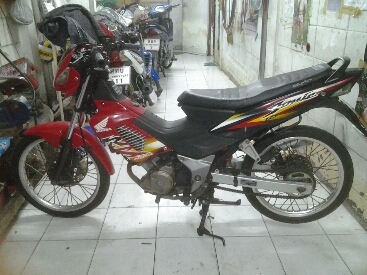 โชนิคสตาทร์เท้าปี2547