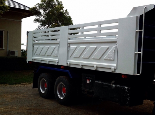 ขายกระบะสามมิตรแท้ สภาพ 90\% ไม่มีผุ ไม่มีสนิม ยาว 6 เมตร กว้าง 2.50 เมตร สูง 1.40 เมตร