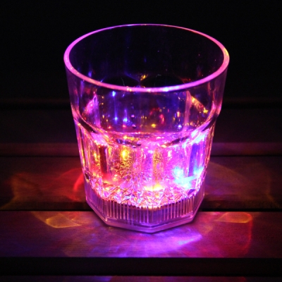 แก้วน้ำเปลี่ยนสีได้ GELAS LED