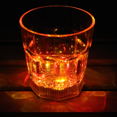 แก้วน้ำเปลี่ยนสีได้ GELAS LED