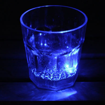 แก้วน้ำเปลี่ยนสีได้ GELAS LED