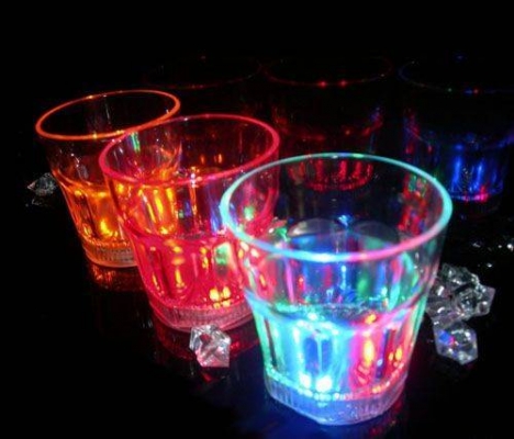 แก้วน้ำเปลี่ยนสีได้ GELAS LED