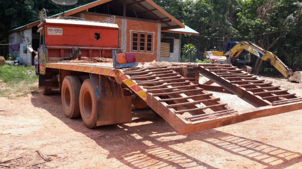 10ล้อเทเลอร์ขึ้นแม็คโค120ขึ้นรถเกี่ยว เอกสารพร้อมโอนครับ 10ล้อเทเลอร์ขึ้นแม็คโค120ขึ้นรถเกี่ยว เอกสารพร้อมโอนครับ