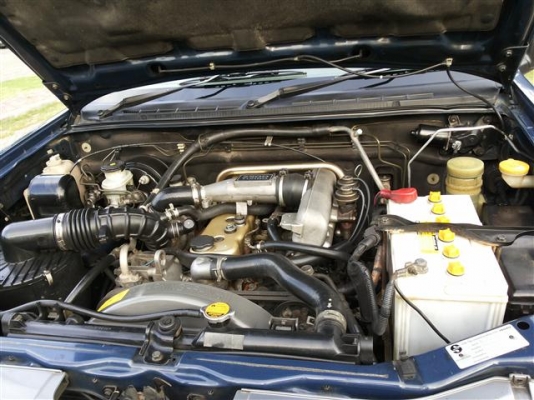 เครื่องดีมากๆ เครื่องเดิมๆไม่หลวมแห้งๆไม่มีเยิ้ม คานหน้าเดิม ฝากระโปรงเดิม รถสีเดิมๆจากโรงงาน มีรอยบุบรอยขีดบ้าง พวงมาลัยเพาเวอร์โรงงาน