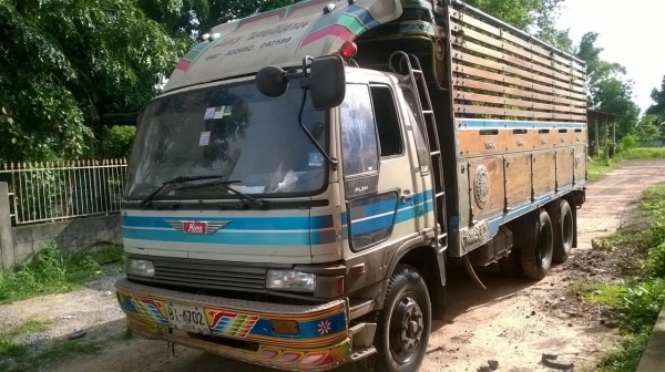 ขาย 10 ล้อเพลาเดียว HINO FL3H สภาพสวยรถมือเดียวออกห้าง คัสซีสวยจัดตลอดเส้น เครื่องเดิม HO7D 195 HP เกียร์เดิม ยางเต็ม หัวเก๋งบางไม่มีผุ ทะเบียนเต็มพร้อมโอนครับ