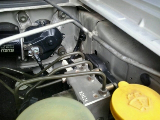 มือเดียวป้ายแดงไม่เคยชนไม่จมน้ำ