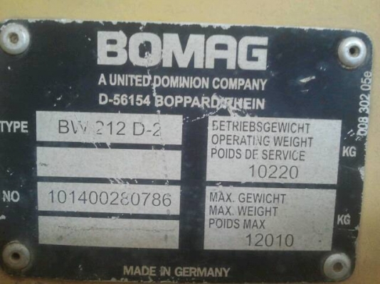 รถบดถนน  ยี่ห้อ  BOMAG