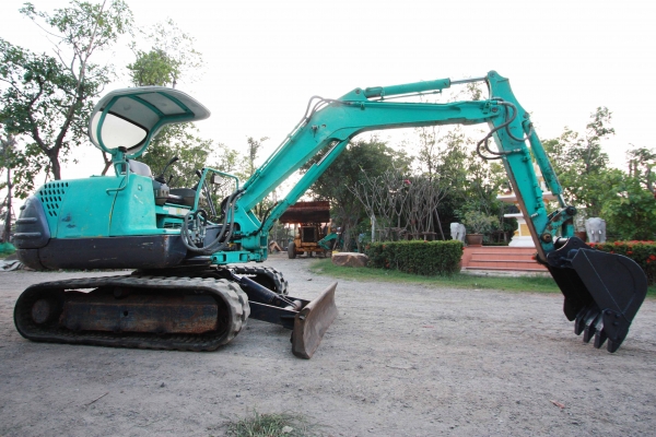 ขายแม็คโคร KOBELCO SK025 ปั้มนิ้ว มีลายหัวเจาะ สภาพพร้อมใช้งาน สนใจติดต่อ 086-775-7900, 086-324-1992
