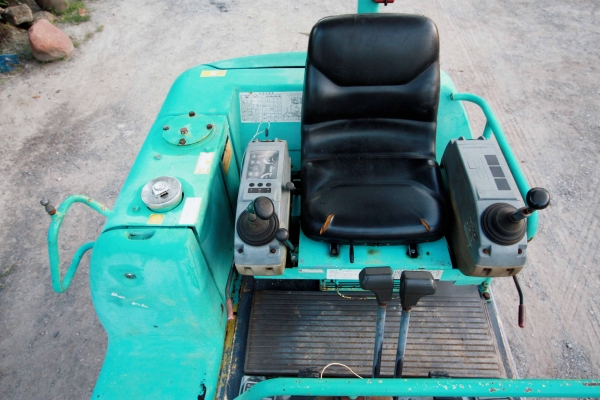 ขายแม็คโคร KOBELCO SK025 ปั้มนิ้ว มีลายหัวเจาะ สภาพพร้อมใช้งาน สนใจติดต่อ 086-775-7900, 086-324-1992