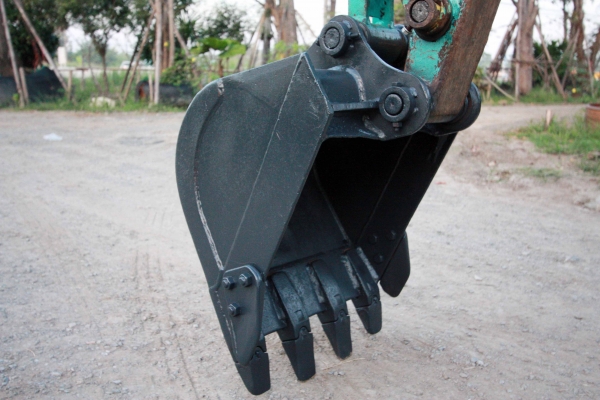 ขายแม็คโคร KOBELCO SK025 ปั้มนิ้ว มีลายหัวเจาะ สภาพพร้อมใช้งาน สนใจติดต่อ 086-775-7900, 086-324-1992