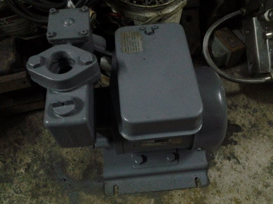 ขาย !! ปั้มน้ำหอยโข่ง มากีต้า400w.220v.ท่อเข้า-ออก1.5"พร้อมใช้งาน