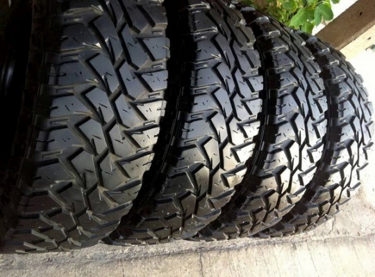 ขายยางMud MAXXIS BIGHORN M/T-764 265 75 R16 พร้อมลุย