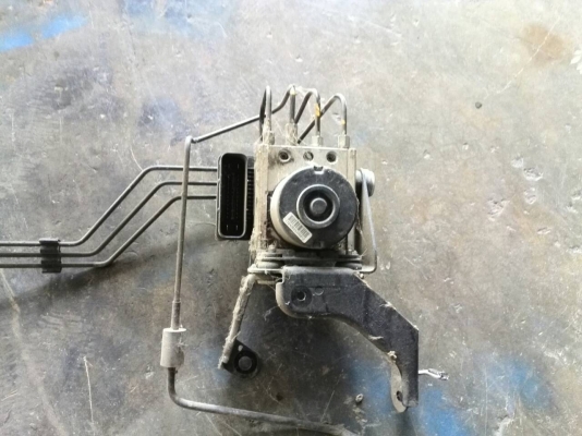 ขายปั้ม ABS ของมาสด้า2