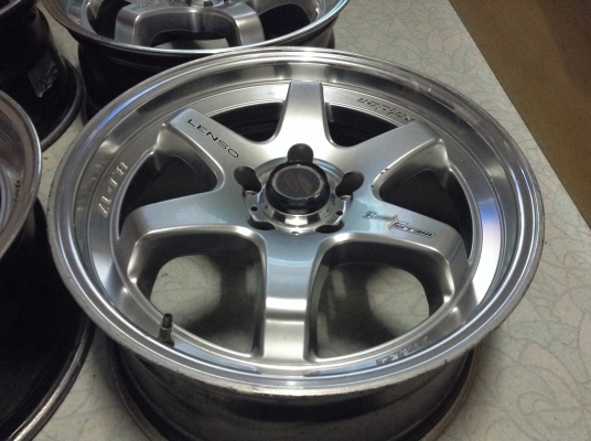 แม็ก LENSO RT-V ขอบ 17 นิ้ว 5 รู 114