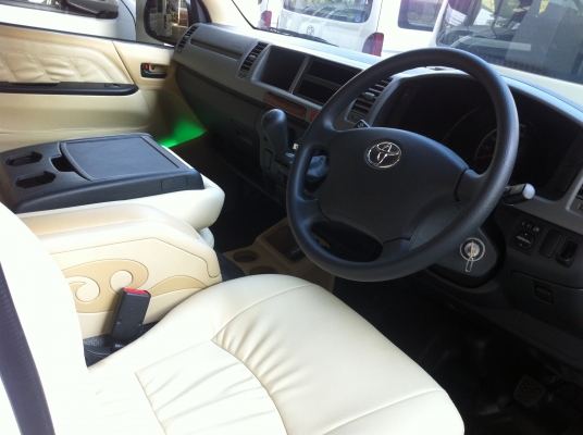 รถตู้ดีเซลเครื่อง 3.0แต่งวีพร้อมออก รถตู้ดีเซลเครื่อง 3.0แต่งวีพร้อมออก