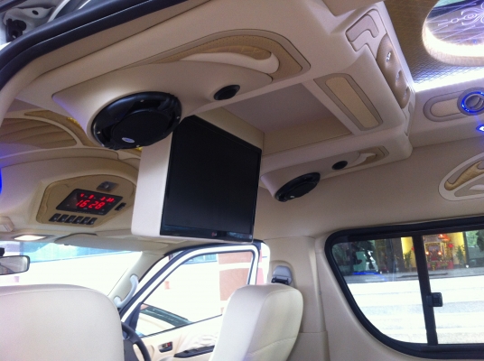 รถตู้ดีเซลเครื่อง 3.0แต่งวีพร้อมออก รถตู้ดีเซลเครื่อง 3.0แต่งวีพร้อมออก