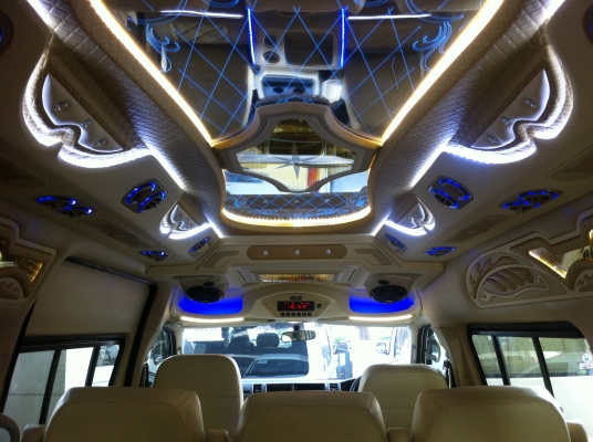 รถตู้ดีเซลเครื่อง 3.0แต่งวีพร้อมออก รถตู้ดีเซลเครื่อง 3.0แต่งวีพร้อมออก