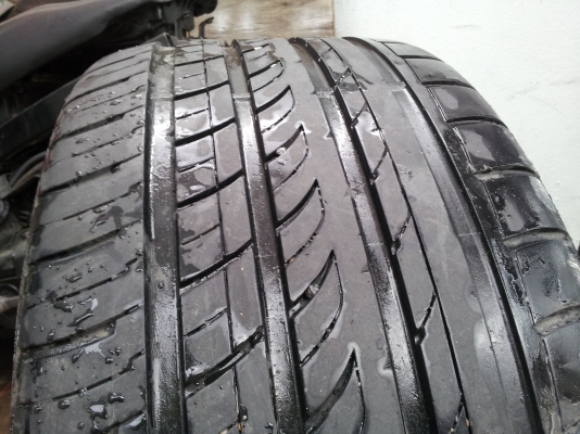 ขายยาง255/45R18 ปี2012 หน้ากว้างๆยางยังดี ขายยาง255/45R18 ปี2012 หน้ากว้างๆยางยังดี