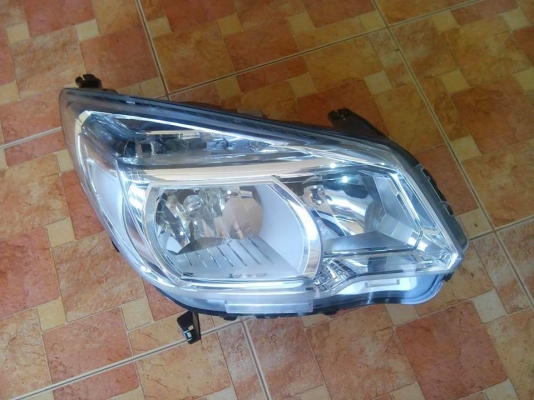 ขายโคมไฟหน้าแท้ Chevrolet Colorado 2013