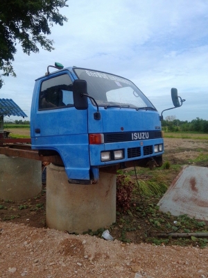 หัวรถ ISUZU  NKR หัวสวย อุปกรณ์พร้อม