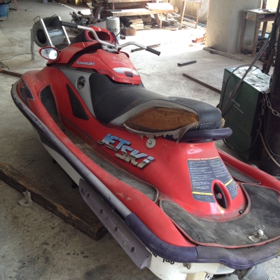 เจ็ตสกี เก่าญี่ปุ่น KAWASAKI สีแดง ไม่มีเครื่องยนต์  (ขายซาก)