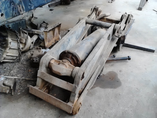 ขาย กระบอกดั้ม พร้อมปั้ม ราคา 30,000 บาท ครับ 1 ชุด