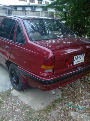 ขายรถเก๋งพร้อมใช้ 20,000 บาท ขายรถเก๋งพร้อมใช้ 20,000 บาท