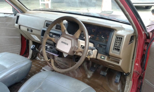 รถกระบะ NISSAN