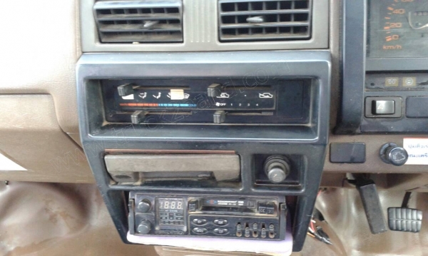 รถกระบะ NISSAN