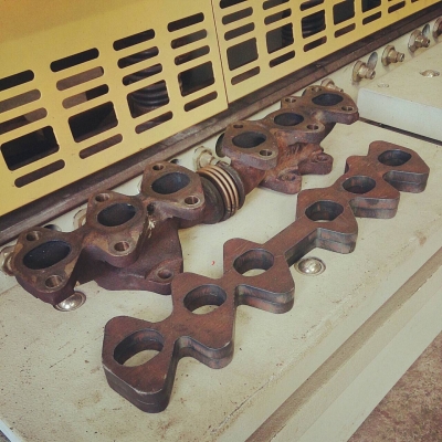 รับตัดอะไหล่ด้วยเครื่อง cnc มีรูปด้านใน