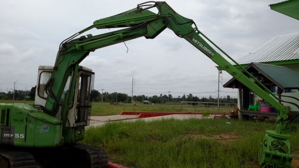 รถคีบไม้