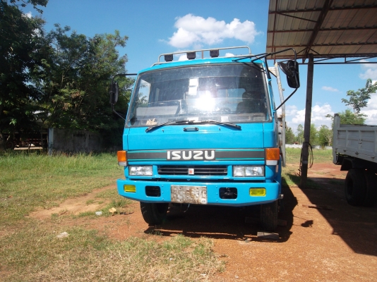 ขายรถกระบะบรรทุก 6 ล้อมือสอง (พร้อมเล่มทะเบียน)