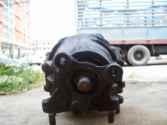 ขายเฟืองท้ายรถเบ้น w123 อัตราทด 3.92 สภาพดี