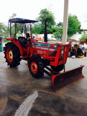ขายรถไถL-1 28.5 4WD พร้อมดันหน้า