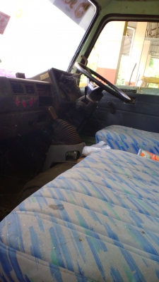 หกล้อ HINO FB หางเป็ด ปกติใช้บรรทุก รถแบคโฮ KOMATSU PC60-5 ราคาต่อรองได้