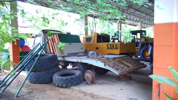 หกล้อ HINO FB หางเป็ด ปกติใช้บรรทุก รถแบคโฮ KOMATSU PC60-5 ราคาต่อรองได้